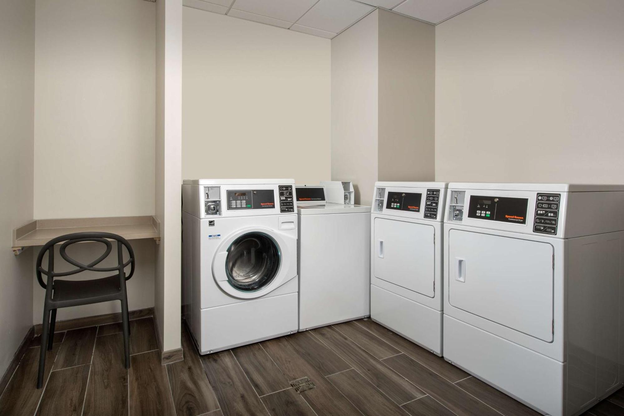 Homewood Suites By Hilton Louisville Airport Exteriör bild